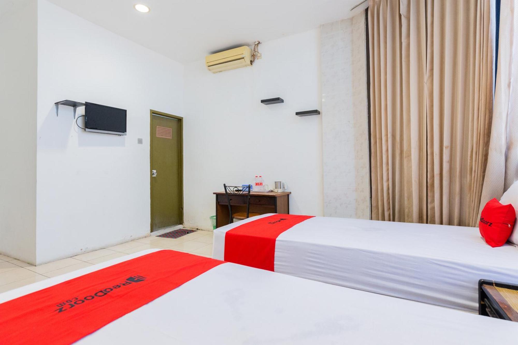 Reddoorz At Sparkling Hotel Surabaya Luaran gambar