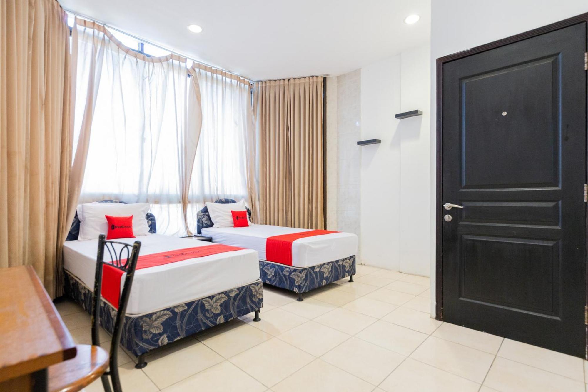 Reddoorz At Sparkling Hotel Surabaya Luaran gambar