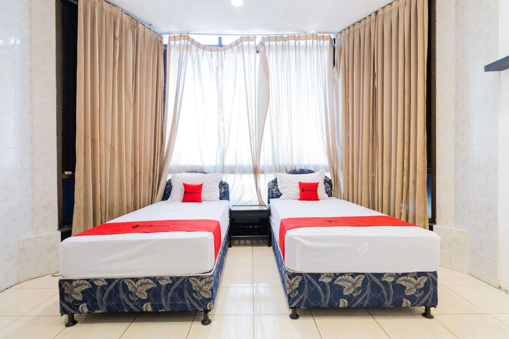 Reddoorz At Sparkling Hotel Surabaya Luaran gambar