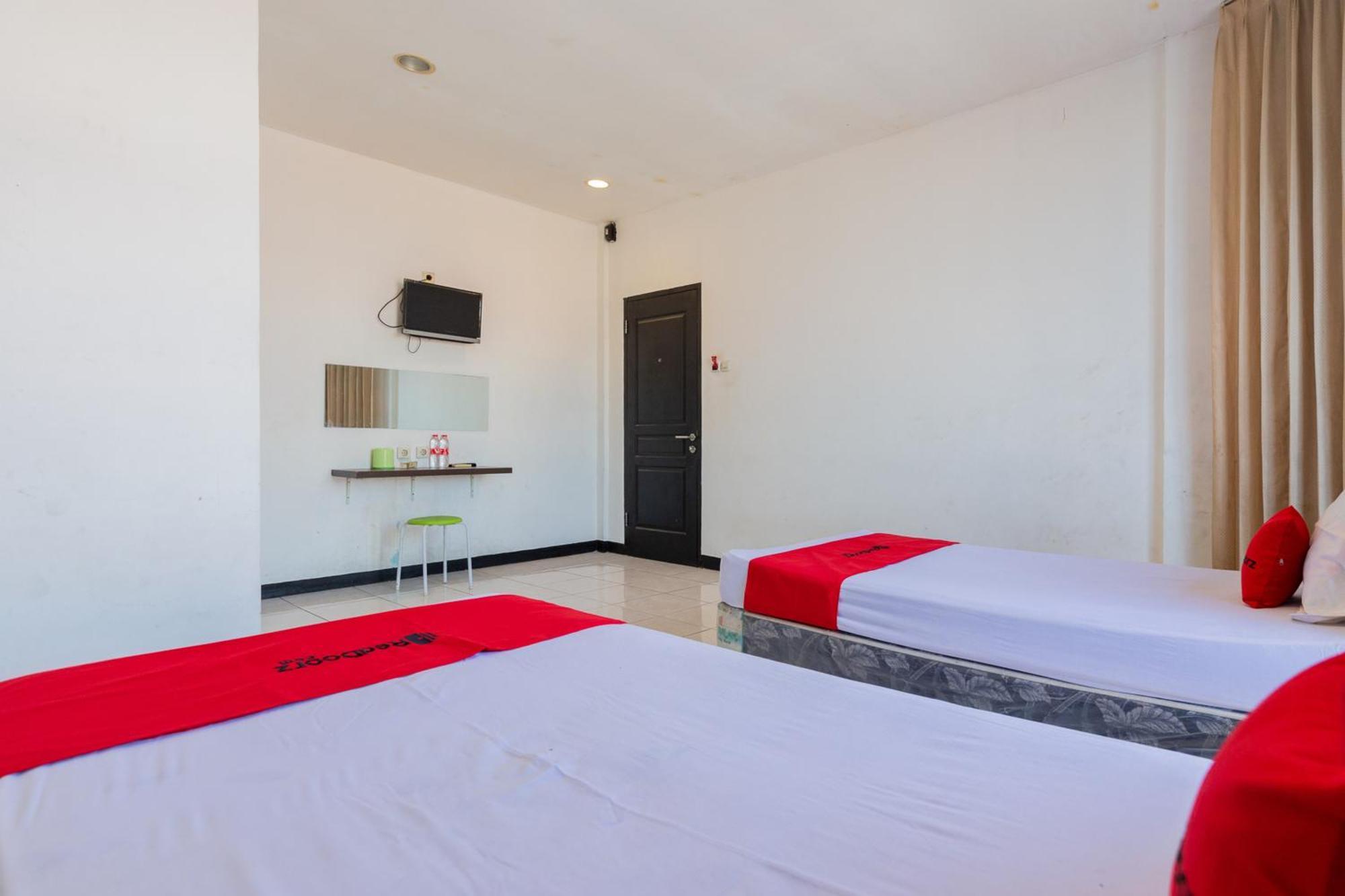 Reddoorz At Sparkling Hotel Surabaya Luaran gambar