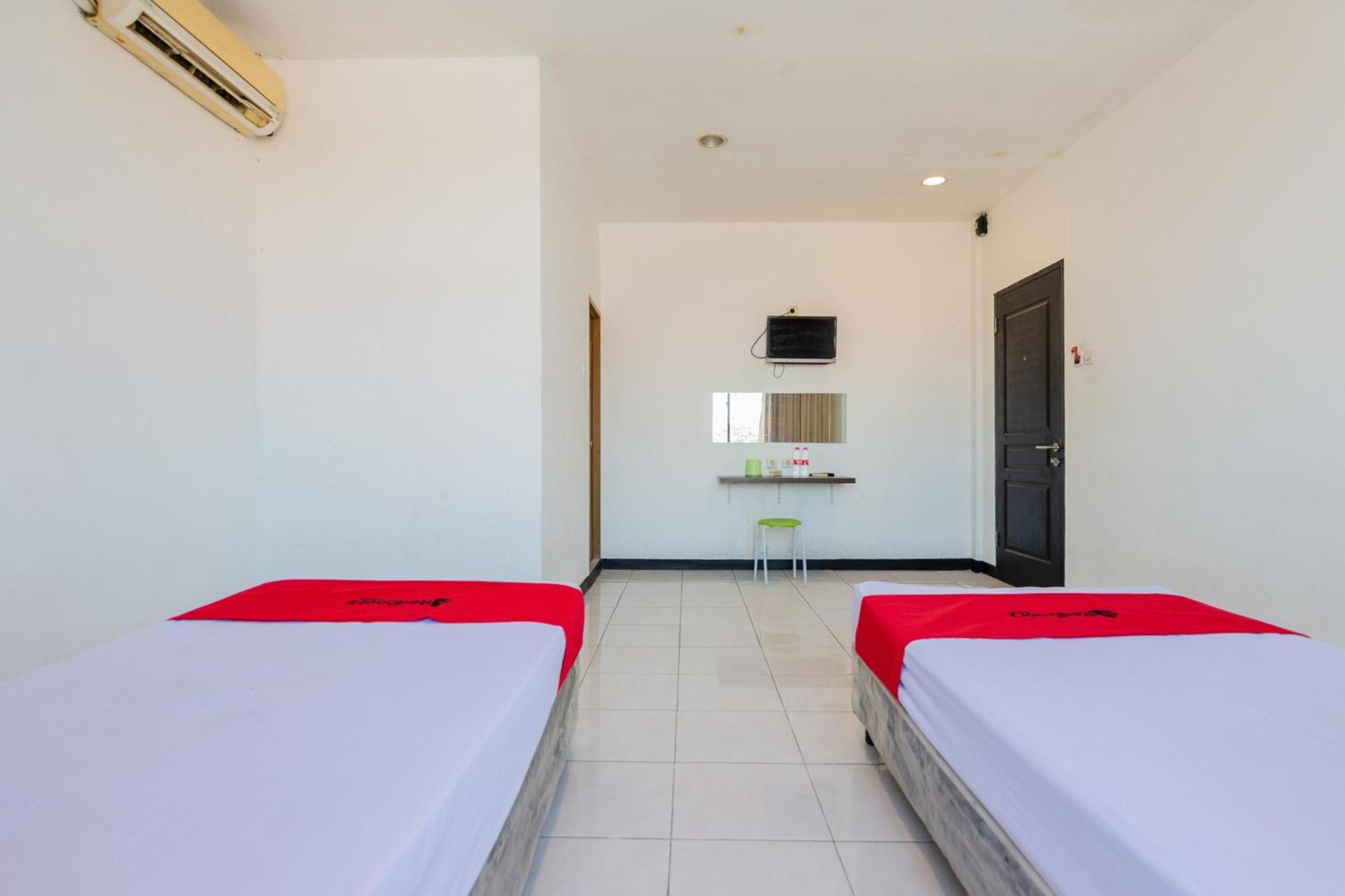 Reddoorz At Sparkling Hotel Surabaya Luaran gambar