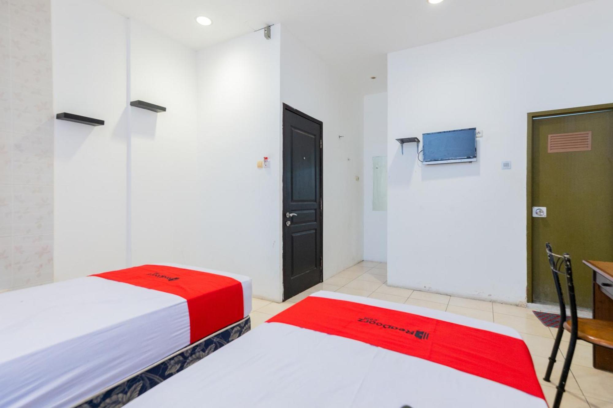 Reddoorz At Sparkling Hotel Surabaya Luaran gambar