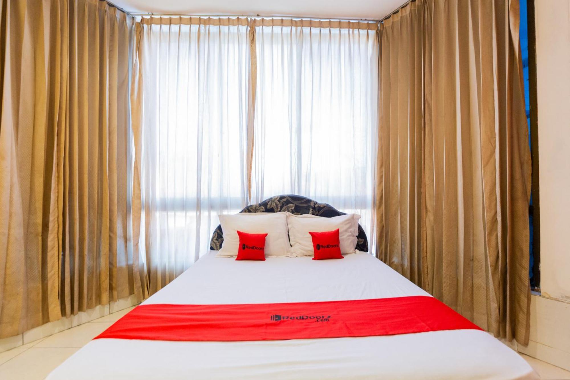 Reddoorz At Sparkling Hotel Surabaya Luaran gambar